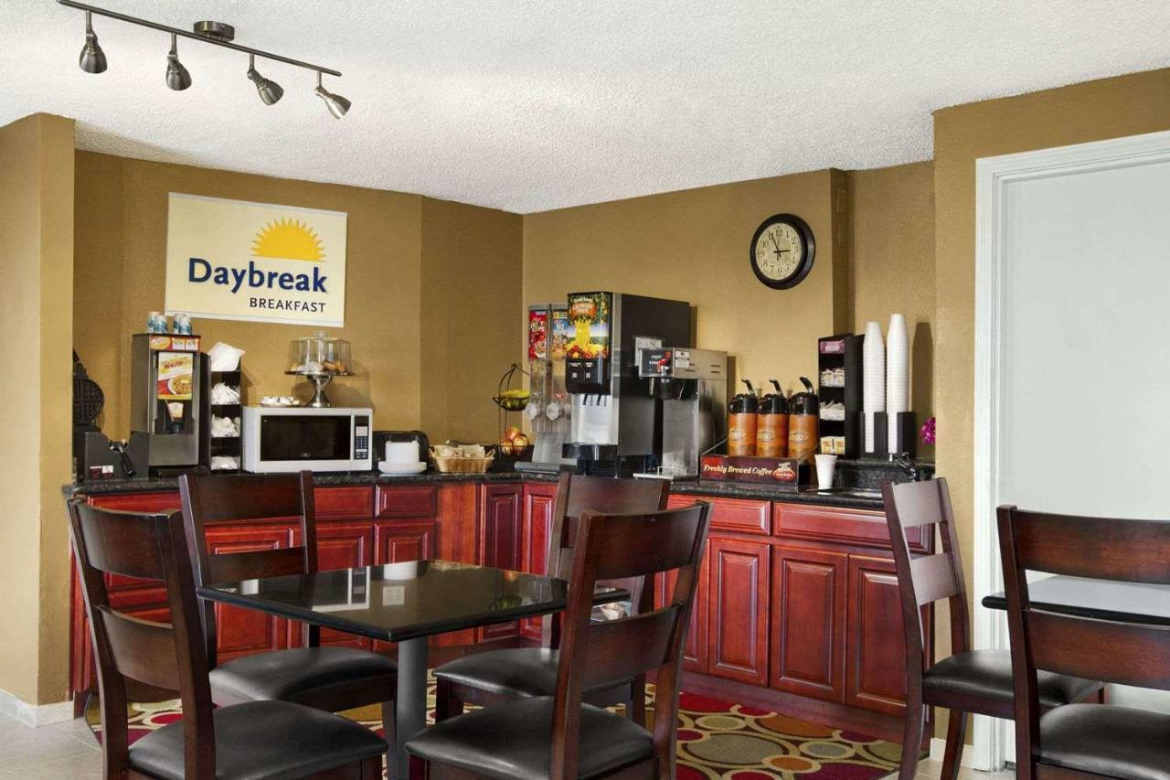 Days Inn By Wyndham Оберн Экстерьер фото